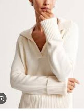 Relaxed Cream V-Neck Notch Sweater